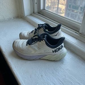 Hoka Arahi 5 “Blanc De Blanc/Outer Space” Women’s Running Shoe Size 6.5